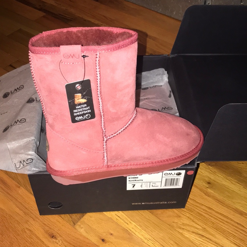 NIB Emu Shearling Boots